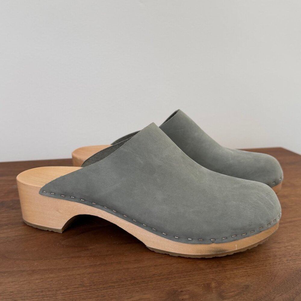 Bryr Worker Clog Size 8 (38)